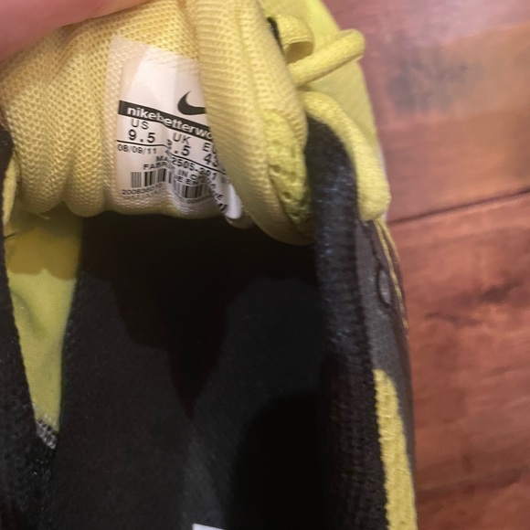 NWOT Men's Nike Structure 15 with FitSole size 9.5 Yellow and Black - Picture 10 of 10